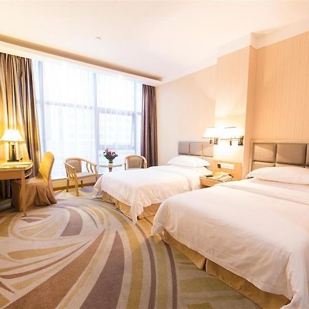 Vienna Hotel Zhanjiang Coast Avenue Exterior photo