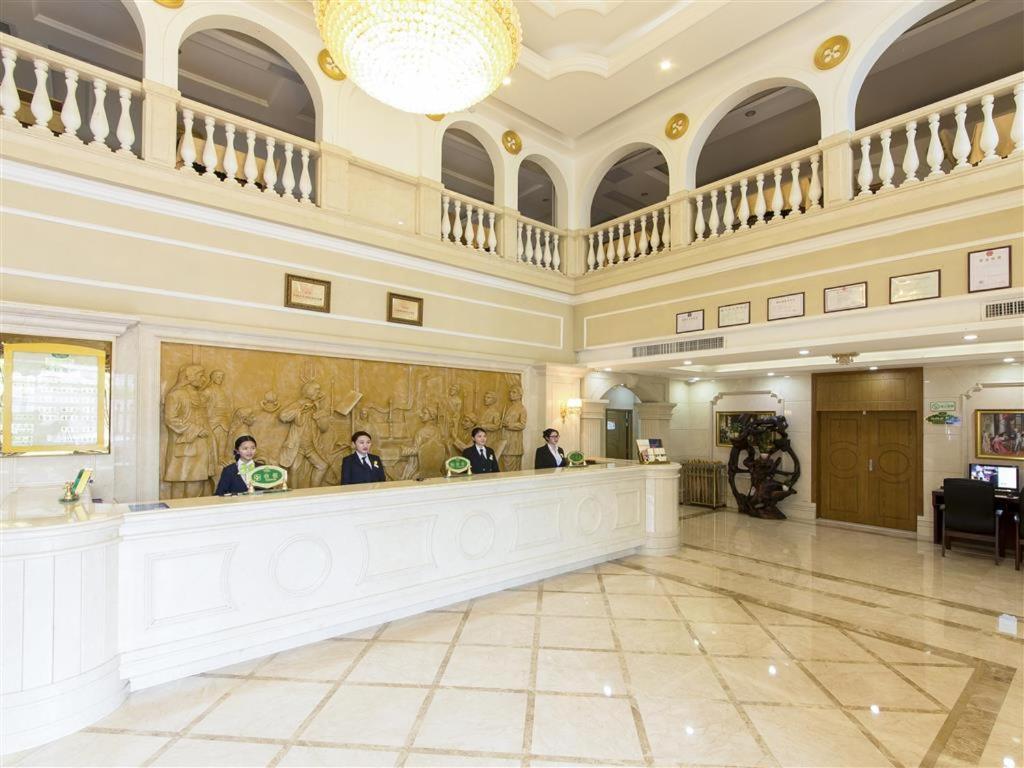 Vienna Hotel Zhanjiang Coast Avenue Exterior photo
